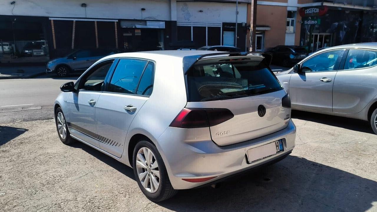 Volkswagen Golf 1.0 TSI DSG 115CV/85Kw