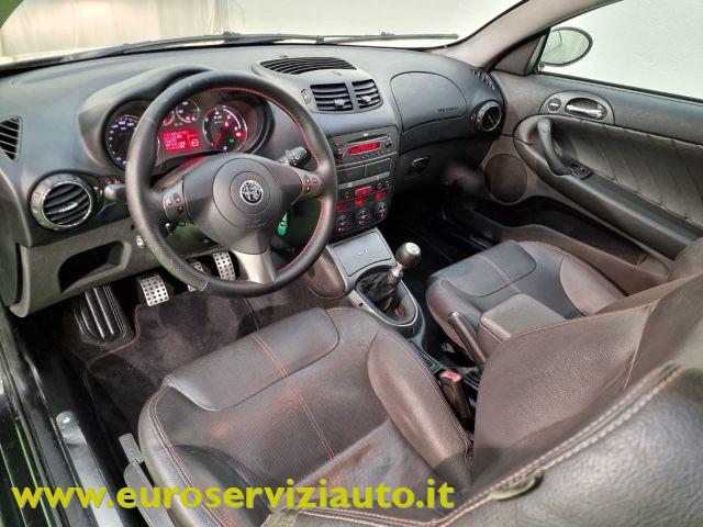 ALFA ROMEO GT 1.9 JTDM 16V Distinctive Q2