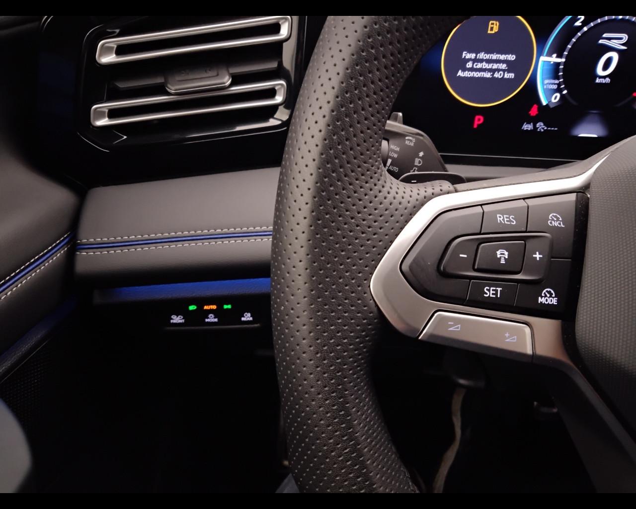 VOLKSWAGEN Tiguan III 2024 - Tiguan 2.0 tdi R-Line 150cv dsg