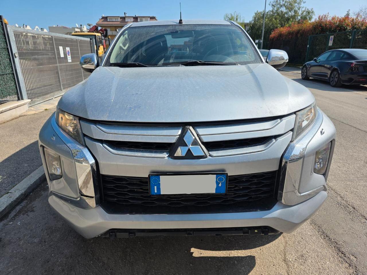 Mitsubishi L200 2.3 D Club Cab 4x4 Super Select Intense