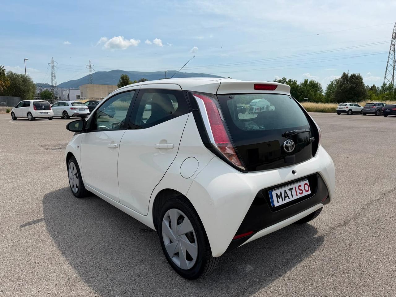 Toyota Aygo 1.0 VVT-i X-BLACK 140000 KM