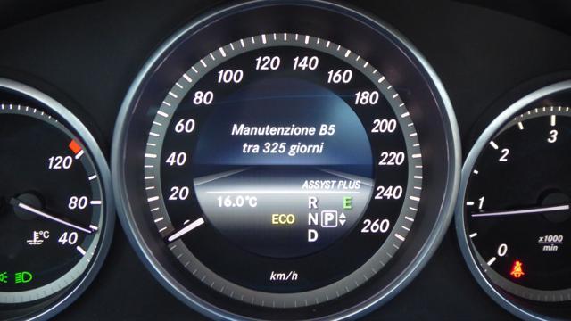 MERCEDES-BENZ E 220 CDI BlueTEC