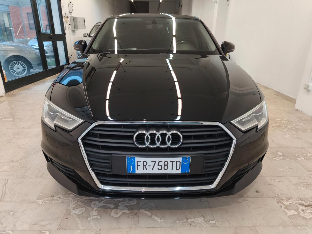 Audi A3 SPB 1.6 tdi S-tronic Navi Xenon Pdc