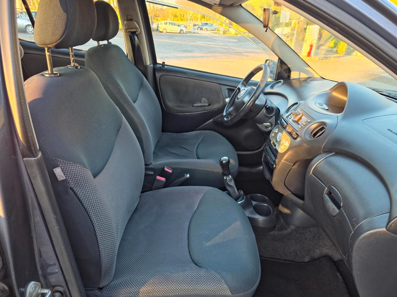 Toyota Yaris 1.0i 16V cat 5 CV-65 porte Blue 2004-E4 Manuale NEO