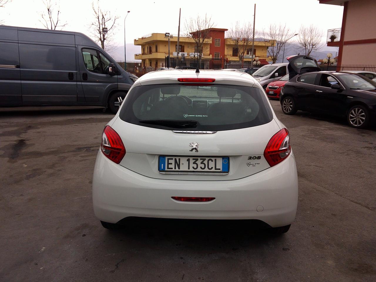 Peugeot 208 1.4 HDi 68 CV 5 porte Allure 12