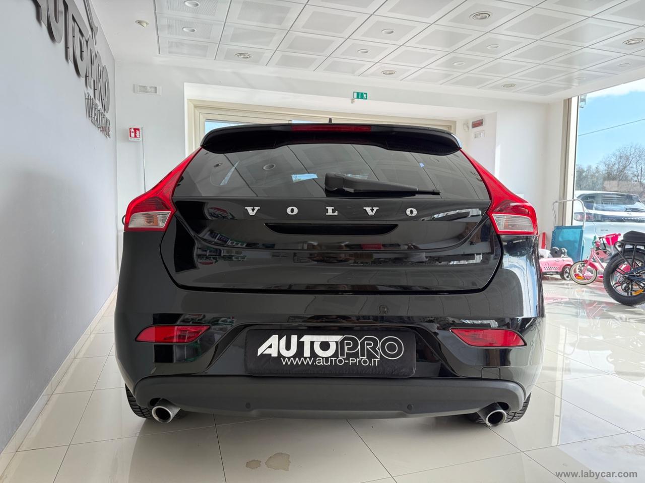VOLVO V40 D2 Geartronic R-design