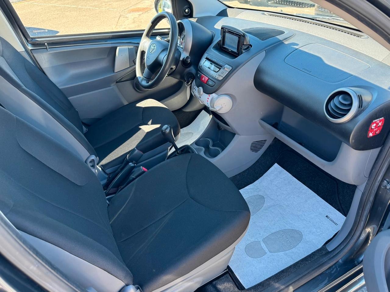 Toyota Aygo 1.0 VVT-I 5P NAVI BLUETOOTH 2011