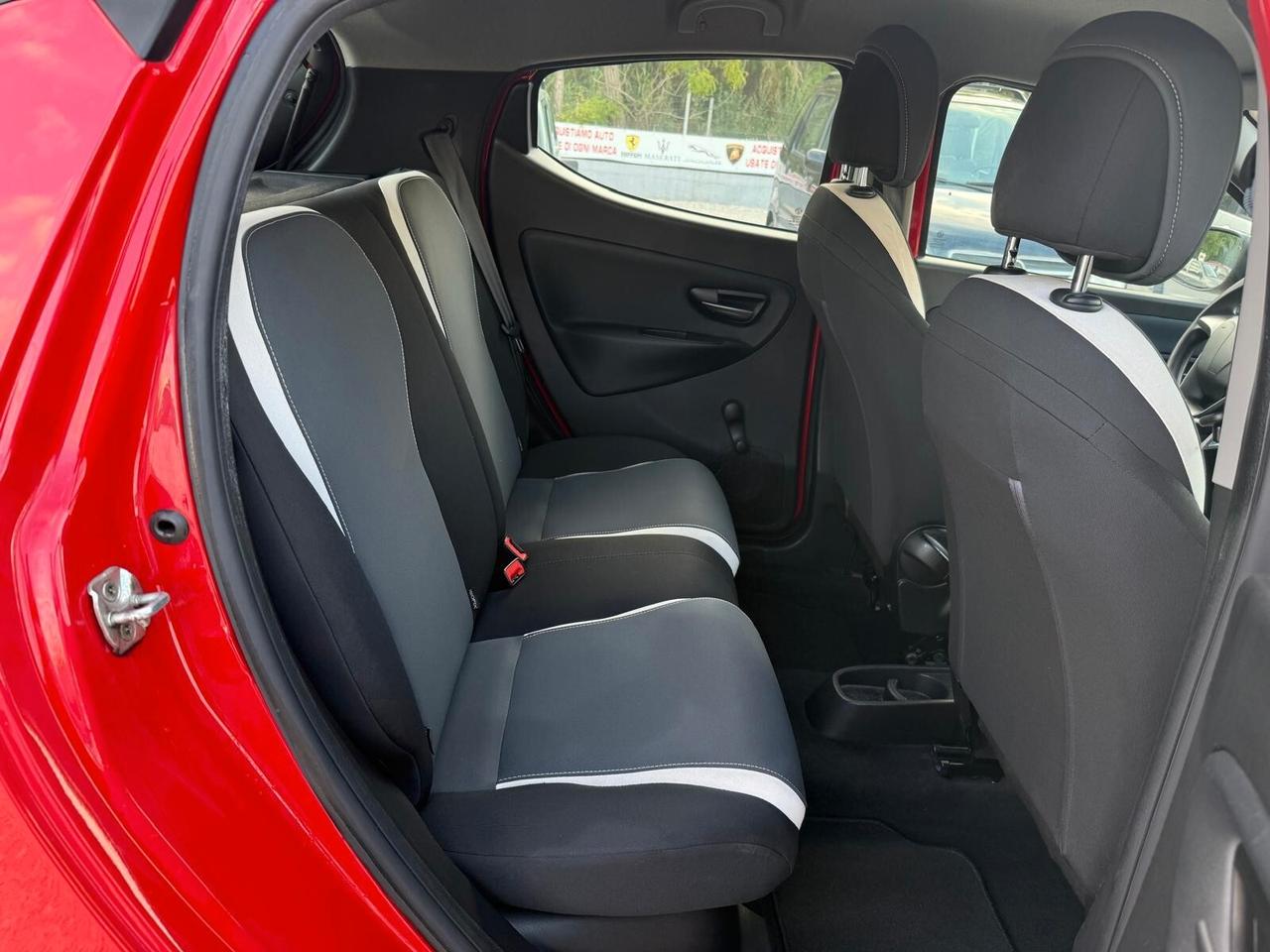 Lancia Ypsilon 0.9 TwinAir 85 CV 5 porte Metano Ecochic Elefantino