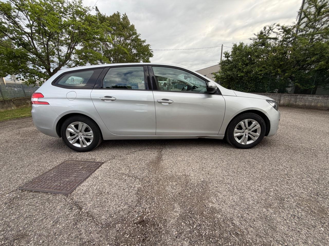 Peugeot 308 BlueHDi 120 S&S EAT6 SW Active