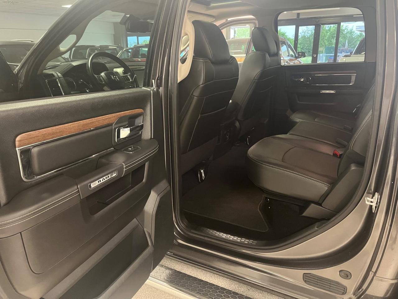 Dodge RAM 1500 5.7 V8 (GPL 200L) LaRamie 401cv at8
