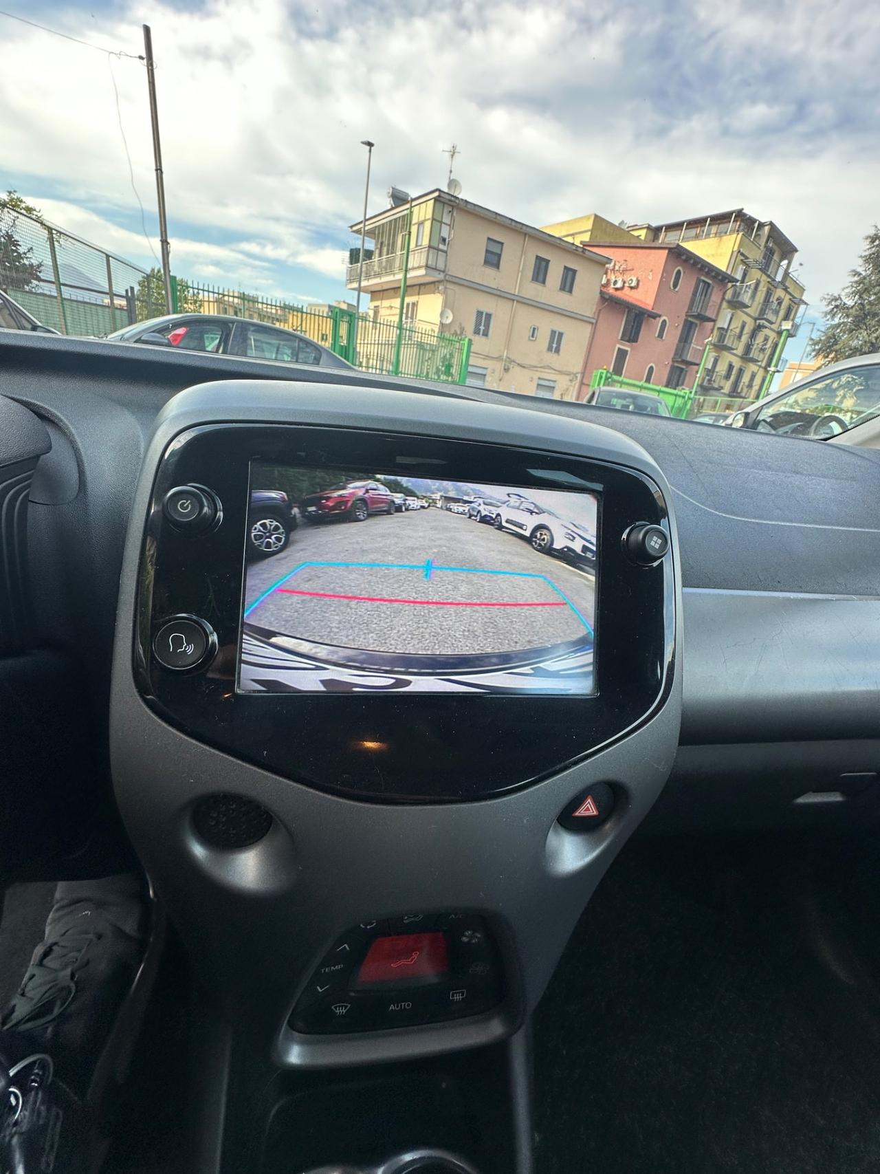 Toyota Aygo 1.0 VVT-i 72 CV 5 porte x-play MMT