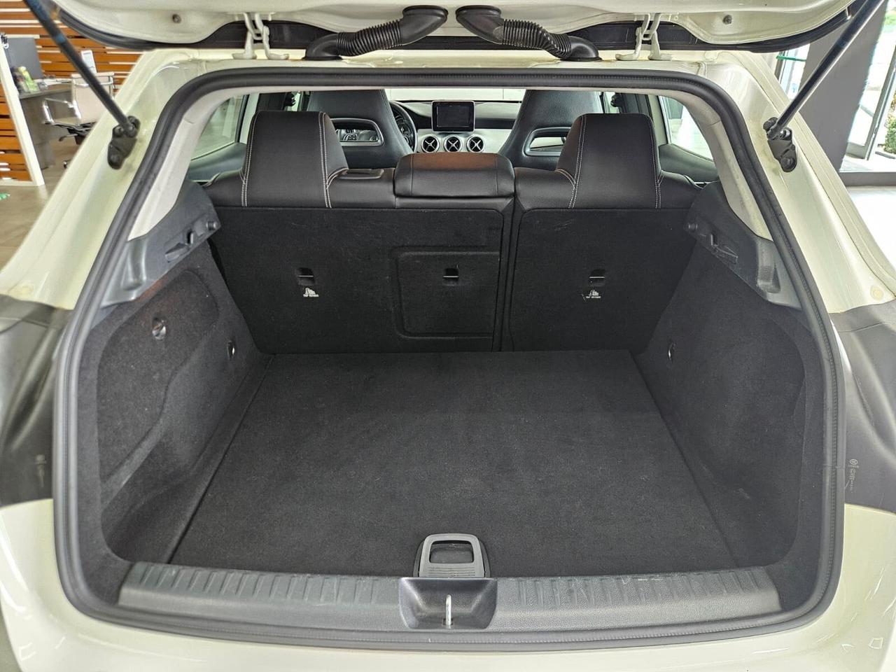 Mercedes-benz GLA 200 d Automatic Sport - NEOPATENTATI