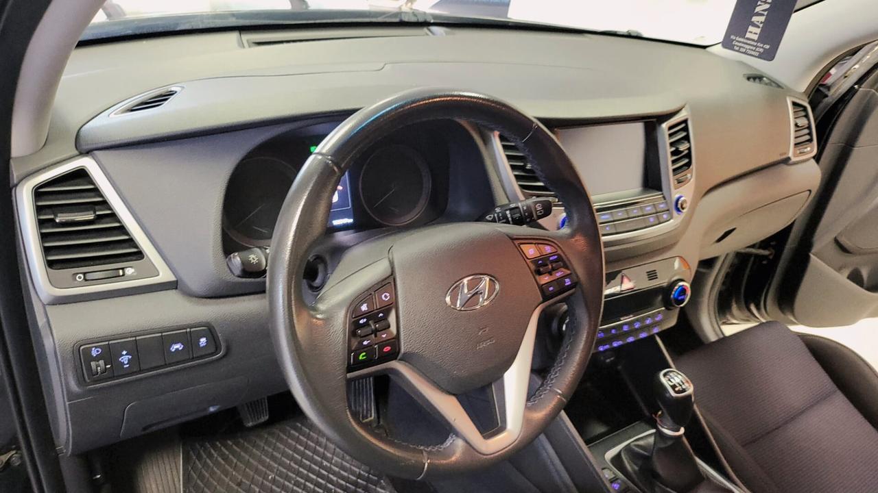 HYUNDAI TUCSON 1.7 CRDi XPossible 2W , (115CV)-OTTIME CONDIZIONI-ADATTA ANCHE A NEO PATENTATI