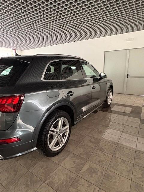 Audi Q5 40 TDI quattro S tronic line plus