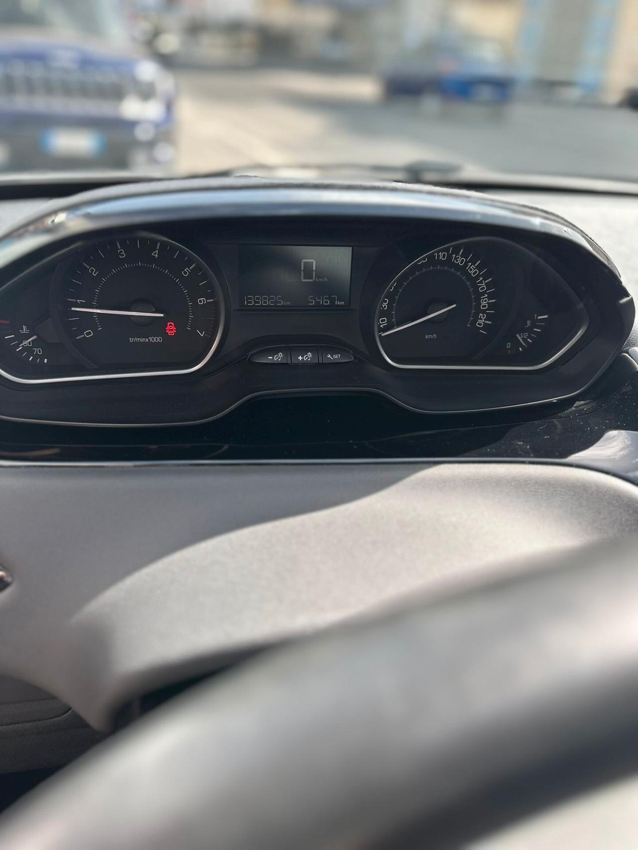Peugeot 208 PureTech 82 5p. GPL Allure
