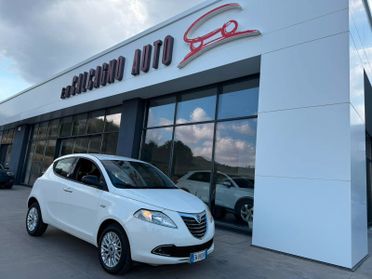 Lancia Ypsilon 0.9 TwinAir 85 CV 5 porte Metano Ecochic Silver