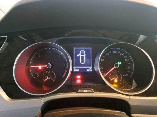VOLKSWAGEN Touran 2.0 TDI 150 CV DSG Business BlueMotion