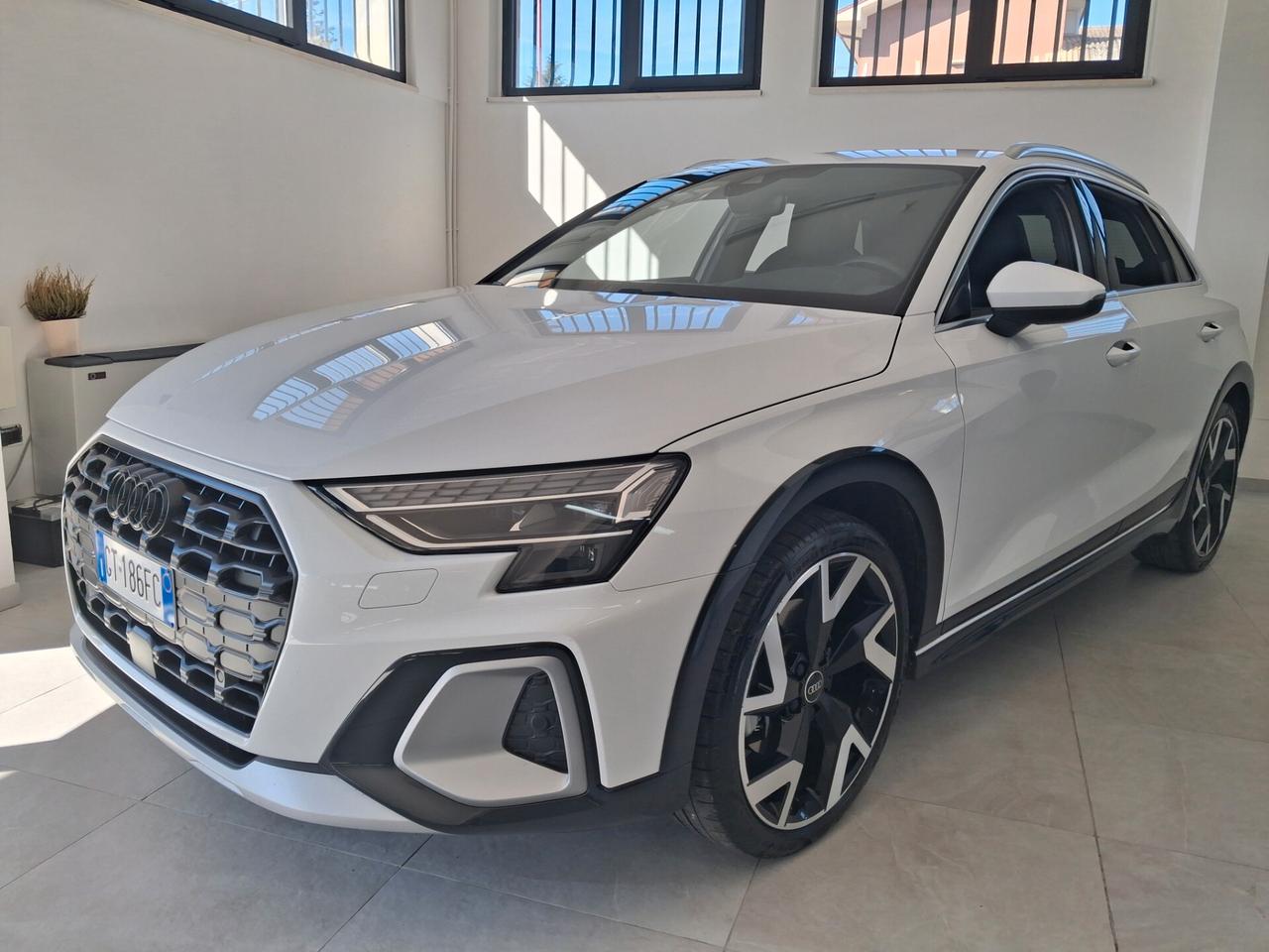 Audi A3 allstreet 35 TDI S tronic Identity Contrast