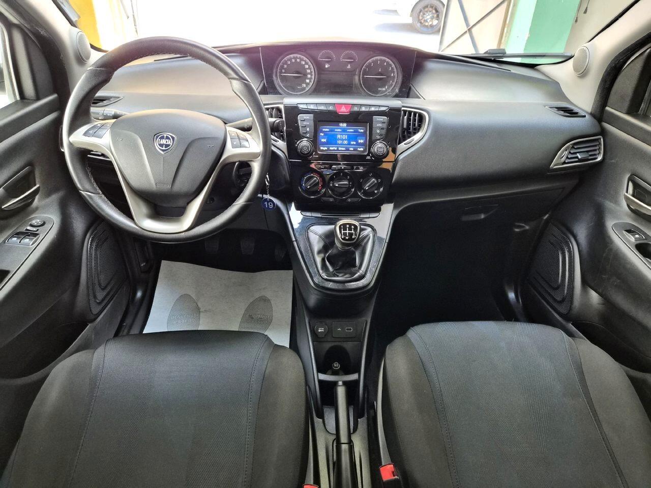Lancia Ypsilon 1.2 GPL Gold