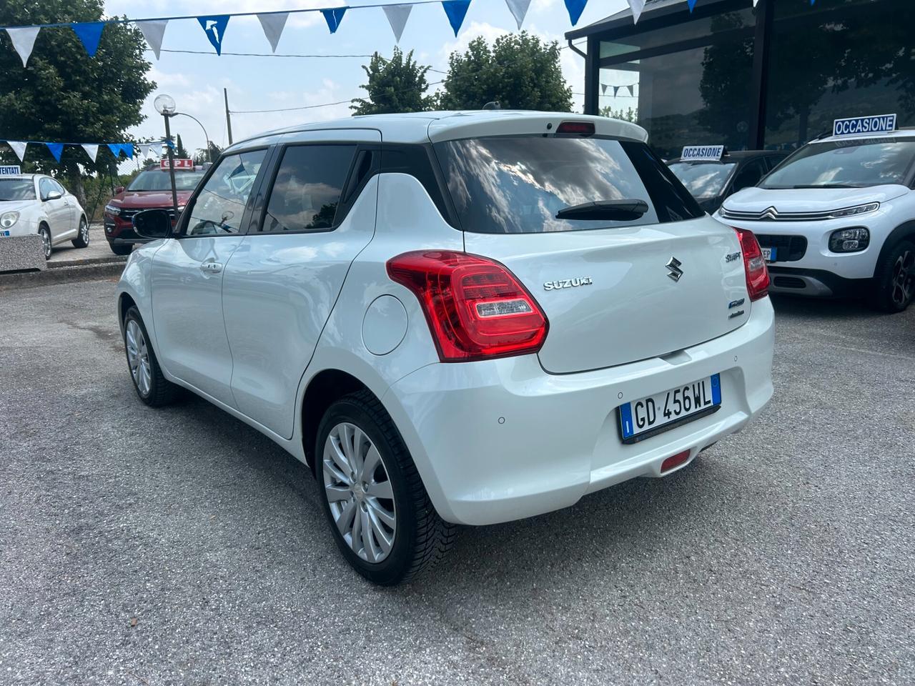 " UNA CHICCA " Suzuki Swift 1.2 Hybrid 4x4 AllGrip Top