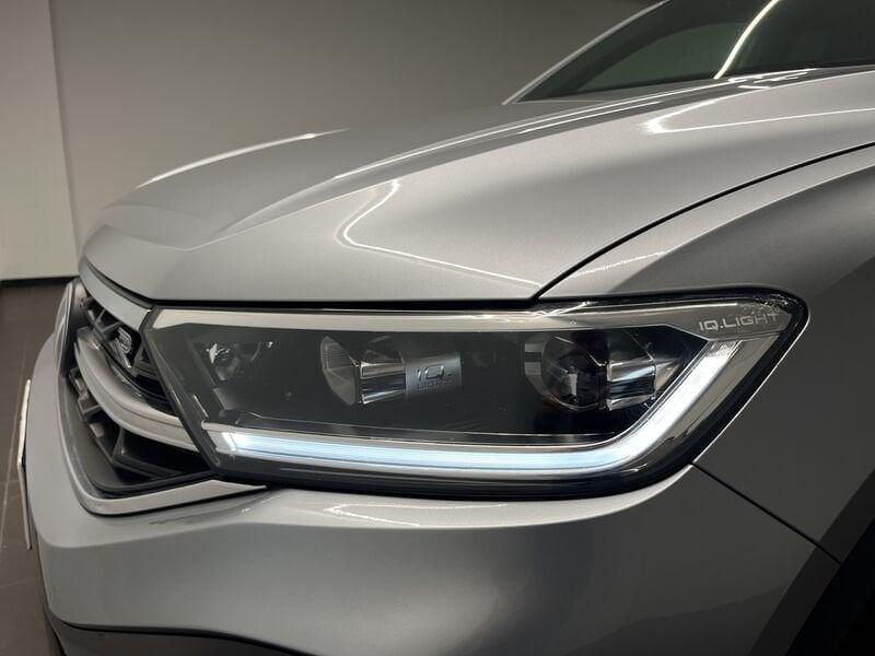 Volkswagen T-Roc Nuovo R-Line 1.0 TSI 81 kW (110 CV) Manuale