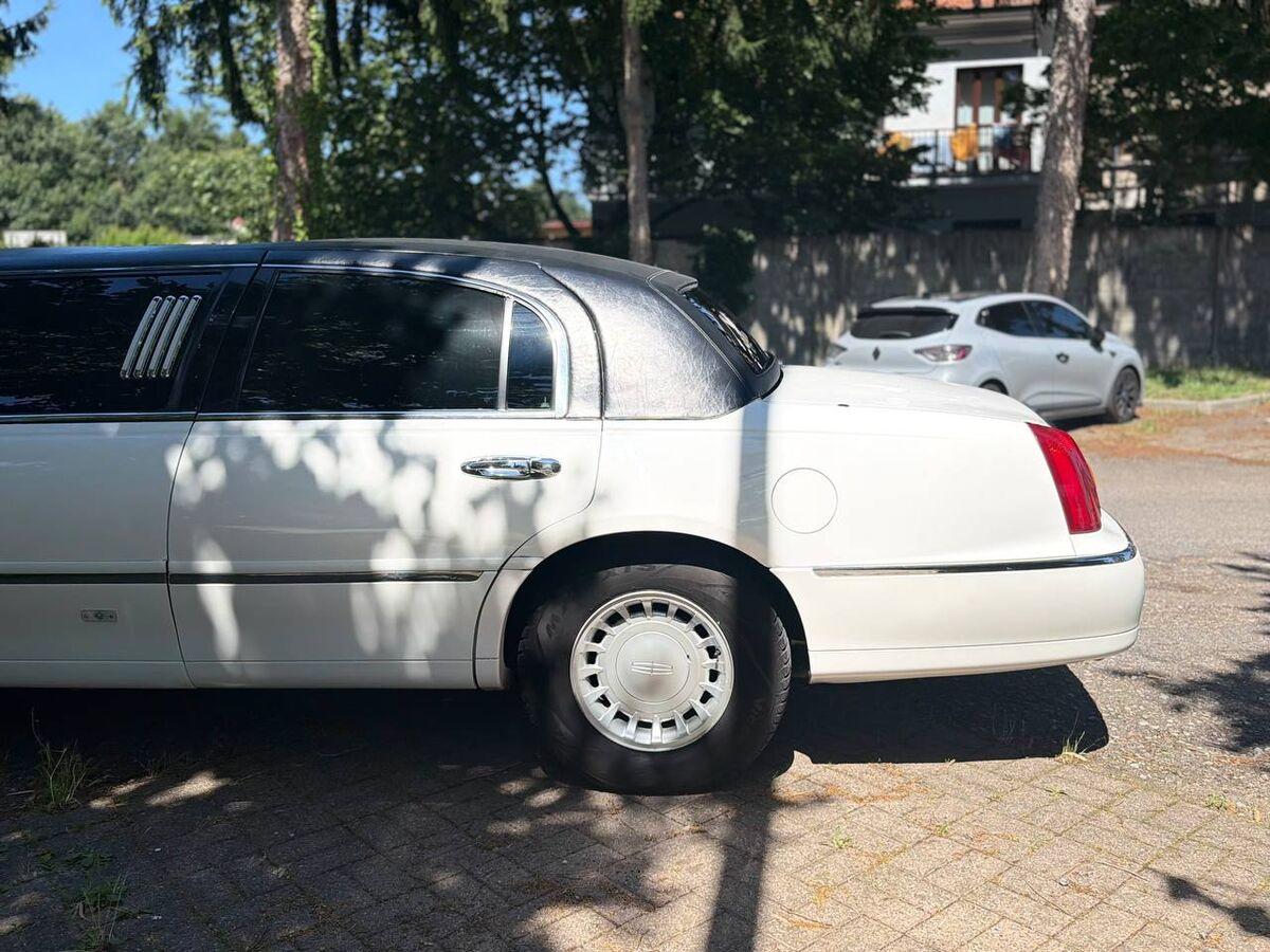 Ford Lincoln Town Car Executive Series
