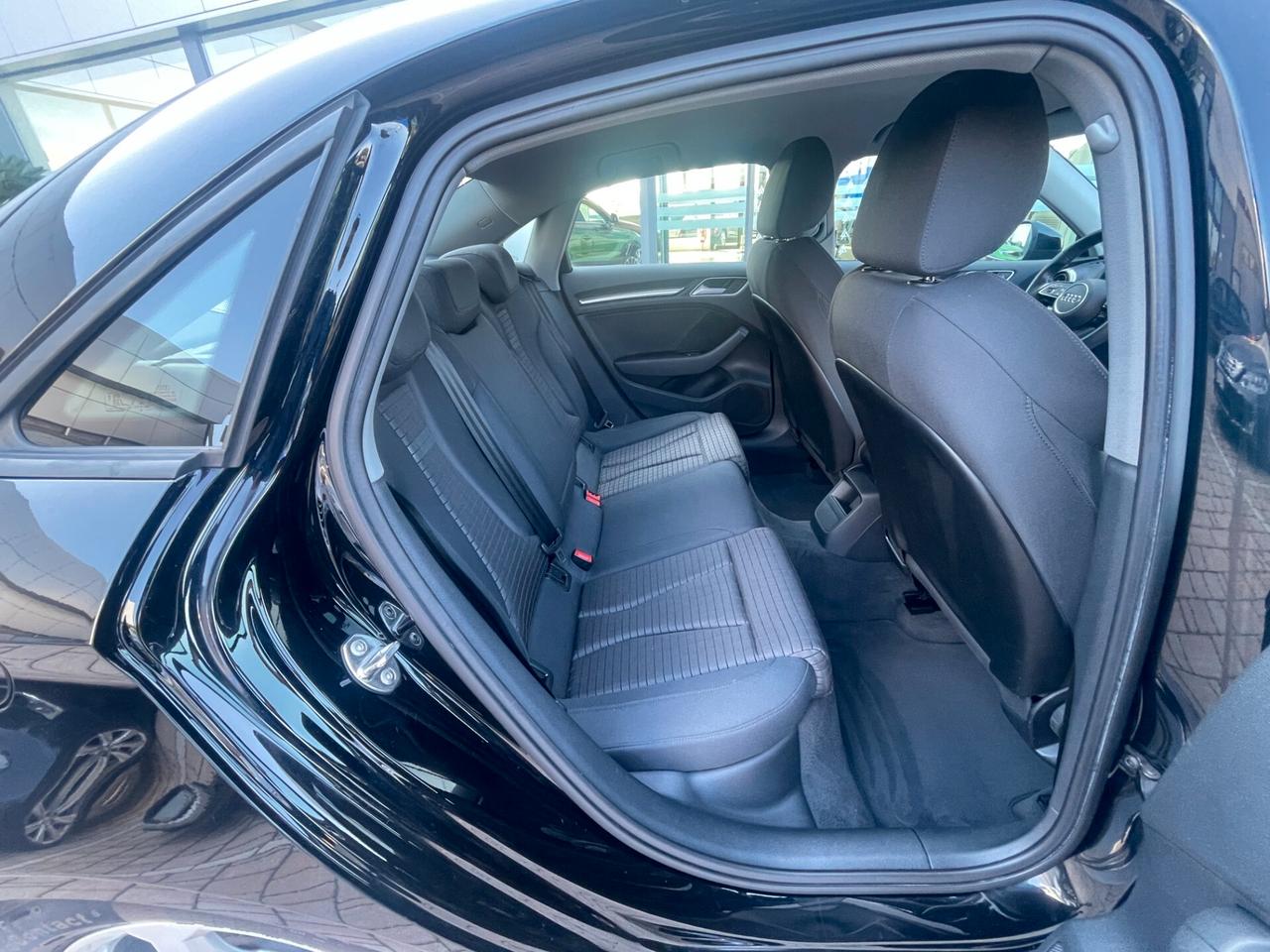 Audi A3 Sedan 30 TDI S tronic Business