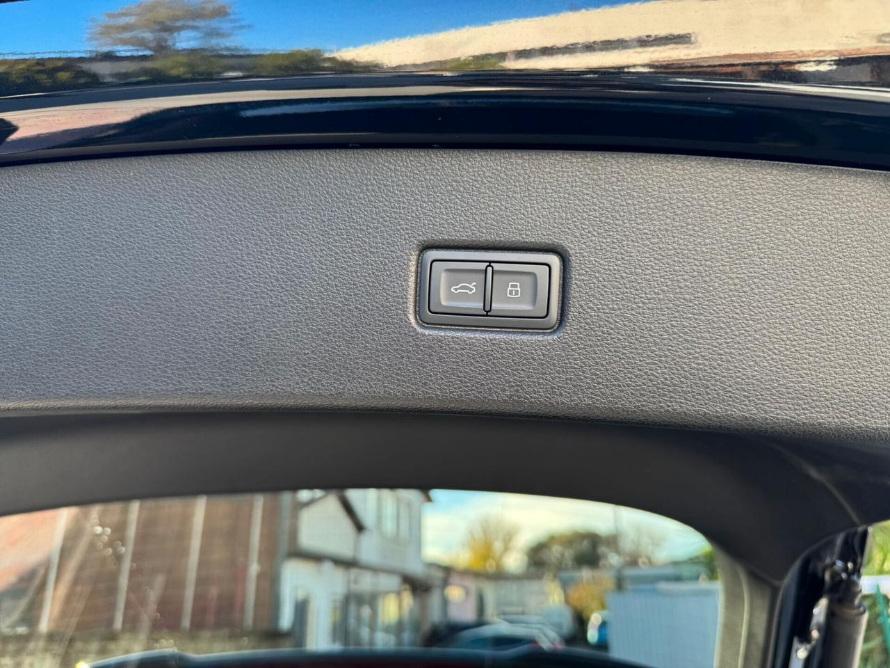 Audi Q5 TDi 150 kW mHEV+ S tronic quattro Launch edition line