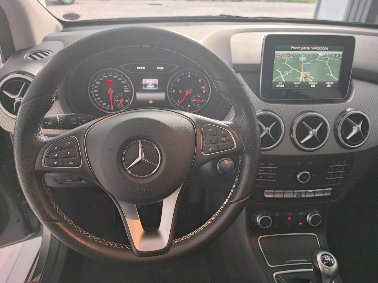 Mercedes-benz B 180 d Premium