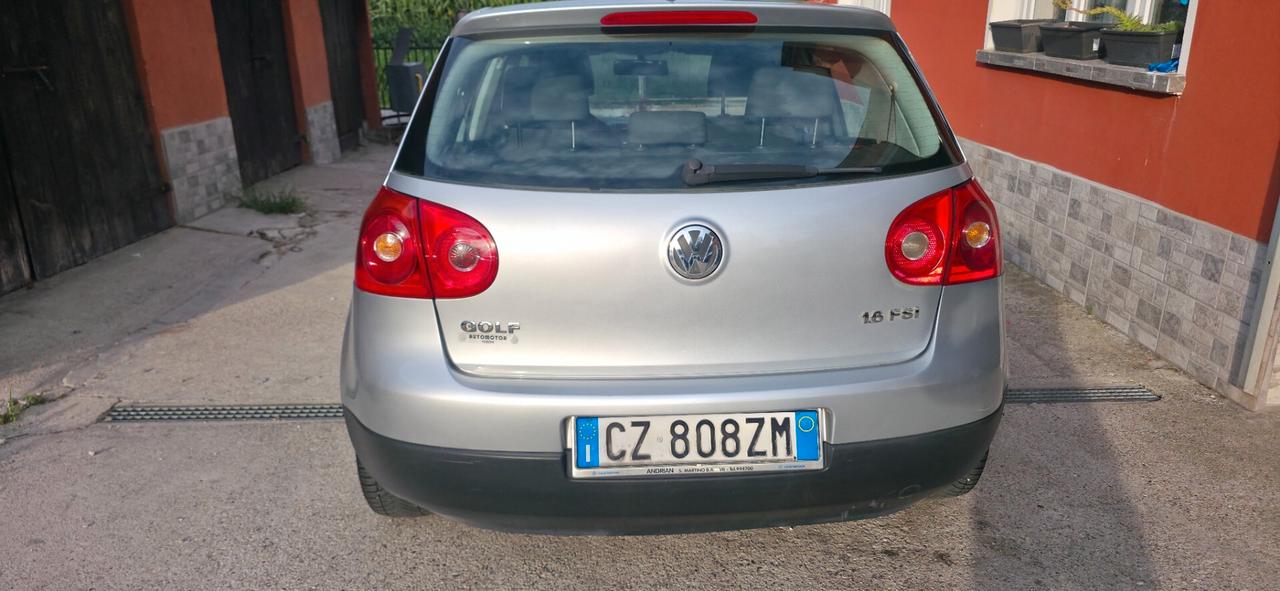 Volkswagen Golf 1.6 16V FSI 5p. Sportline