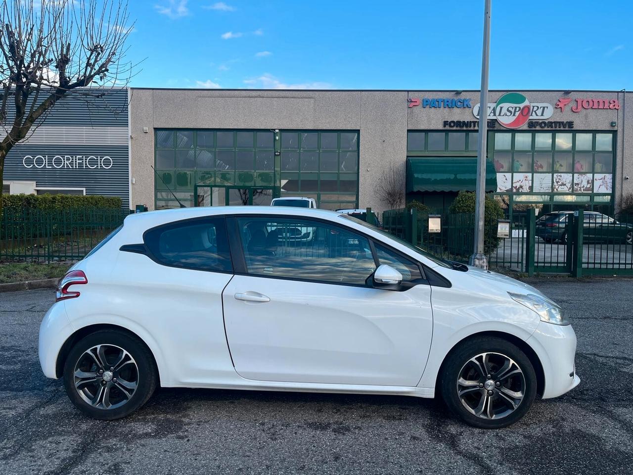 Peugeot 208 1.4 HDi 68 CV 3 porte Allure