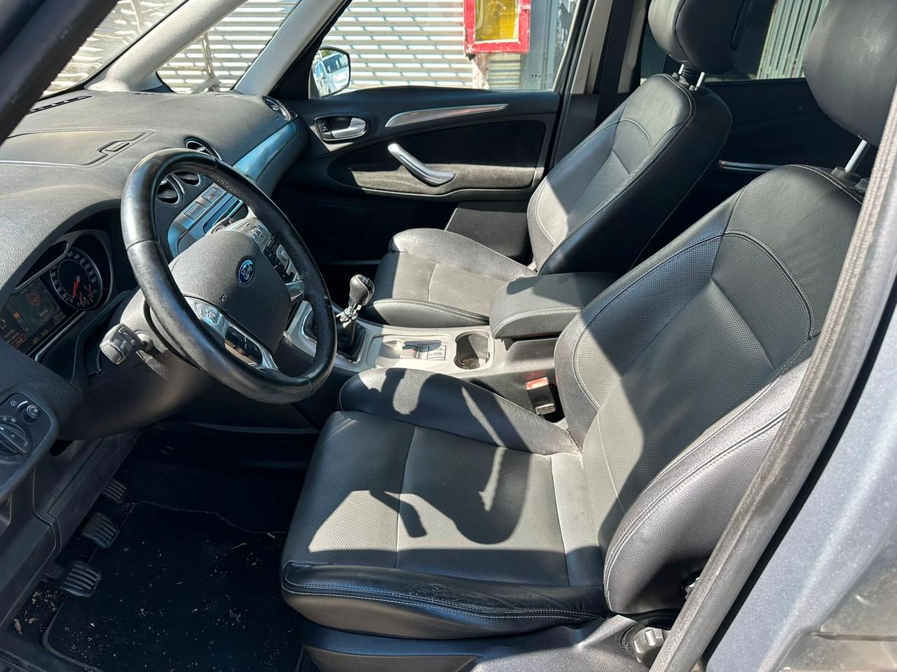 Ford Galaxy 2.2 TDCi 175 CV Ghia DPF