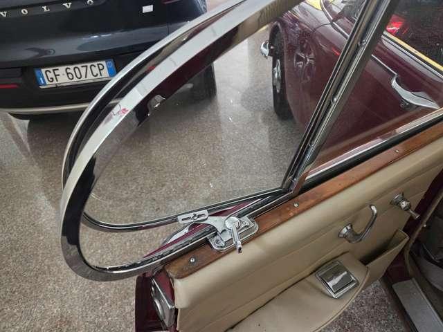 Jaguar Daimler SALOON 250 V8