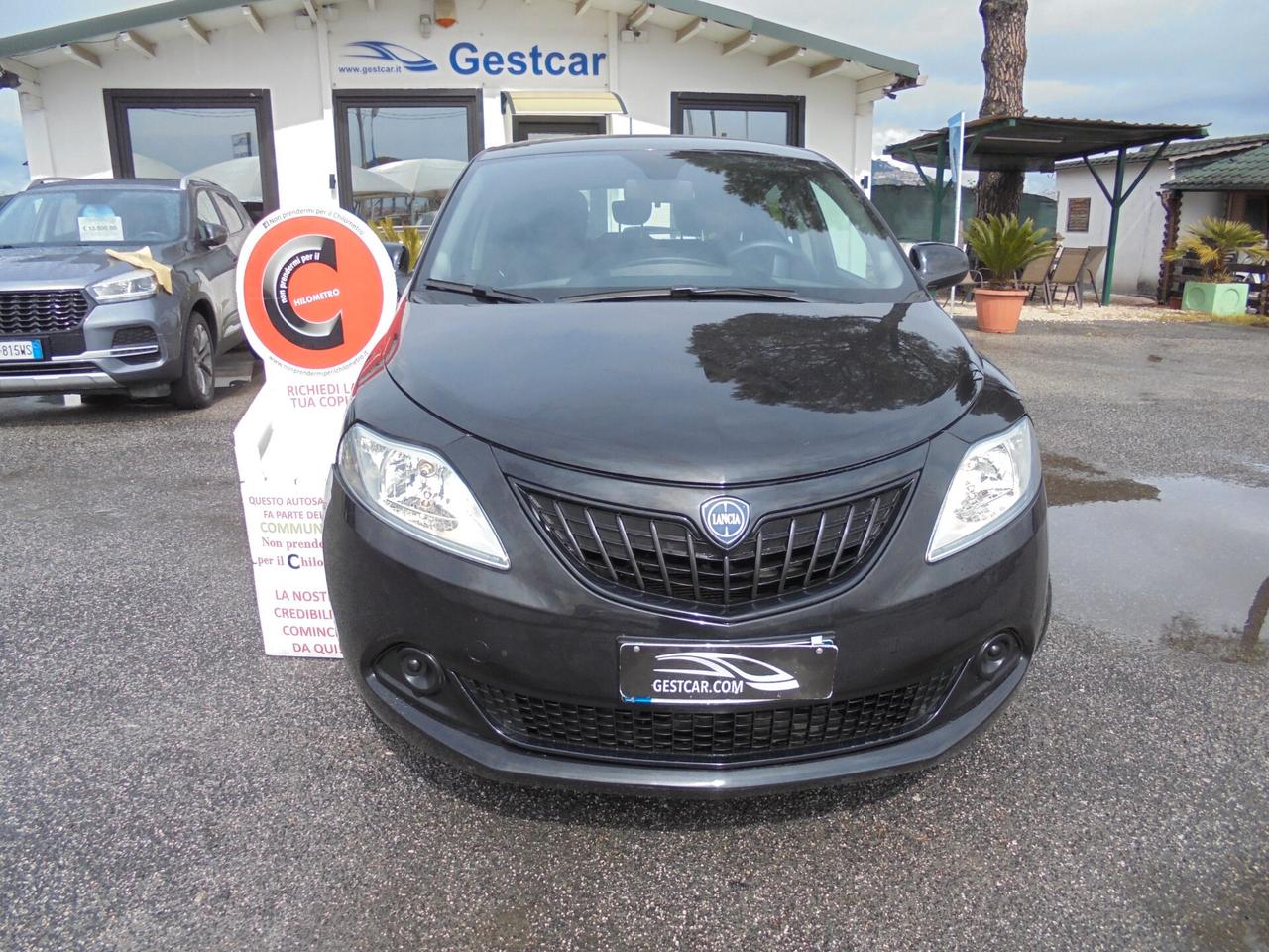 Lancia Ypsilon 1.0 FireFly 5 porte S&S Hybrid Silver