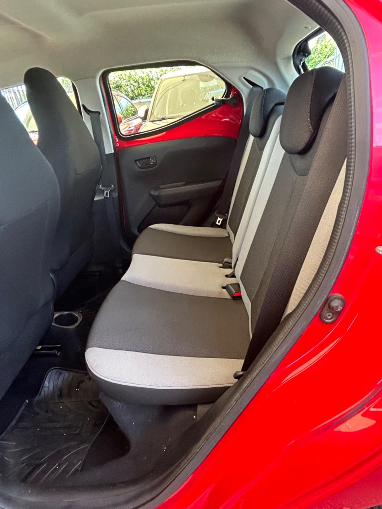 Toyota Aygo 1.0 VVT-i 69 CV 5 porte x-cite MMT