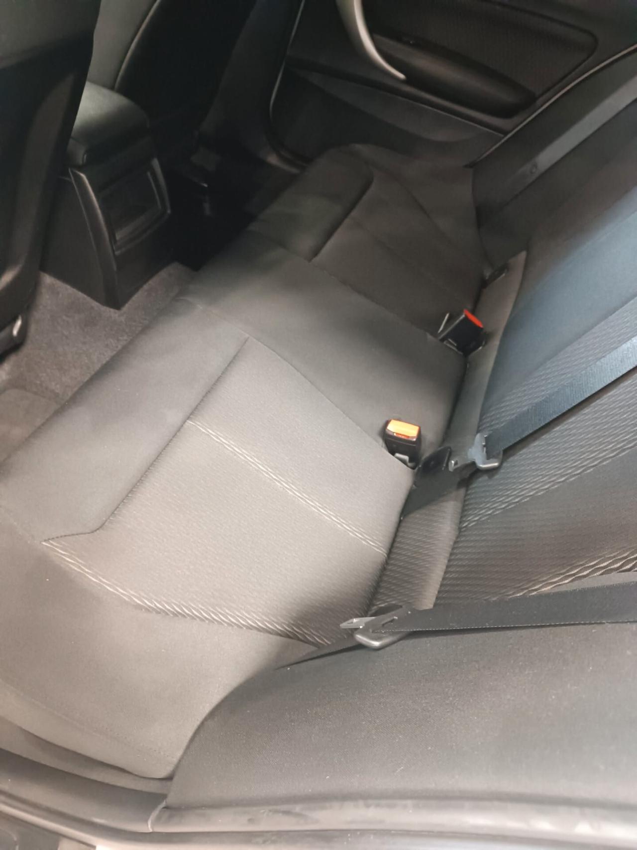Bmw 114 114i 5p. Urban