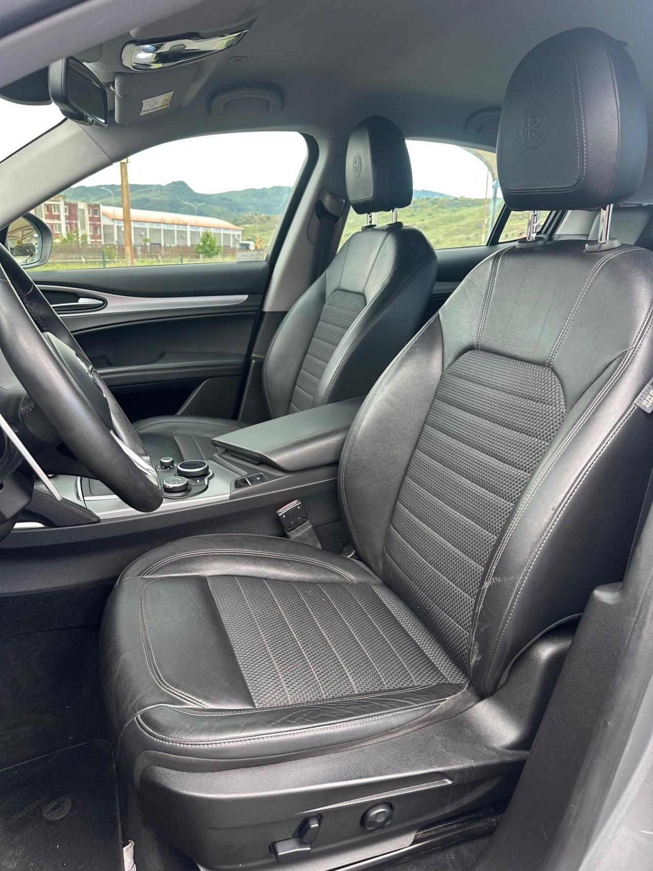 Alfa Romeo Stelvio 2.2 Turbodiesel 210 CV AT8 Q4 Executive