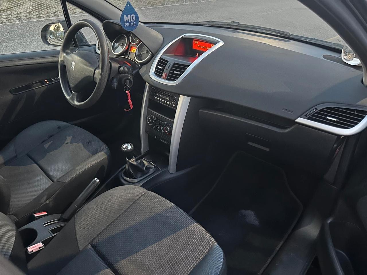 Peugeot 207 1.4 8V 73CV 5p. Active