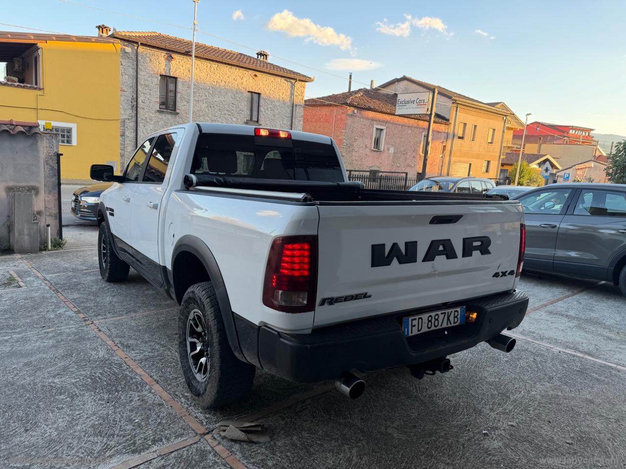 DODGE RAM 1500 5.7 V8 Crew Cab MB LaRamie 401cv at8 GPL AUTOCARRO