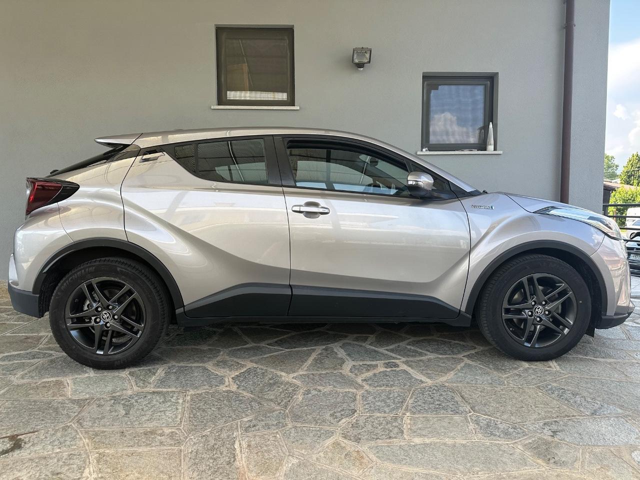 Toyota C-HR 1.8h Business e-cvt