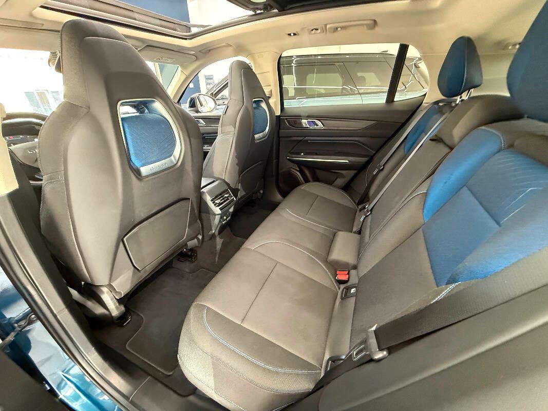 Lynk and Co 01 1.5 td phev auto