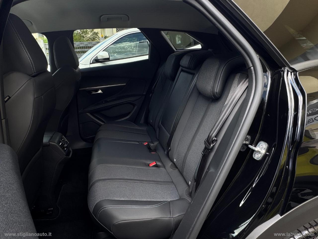 PEUGEOT 3008 BlueHDi 130 S&S EAT8 Allure Pack