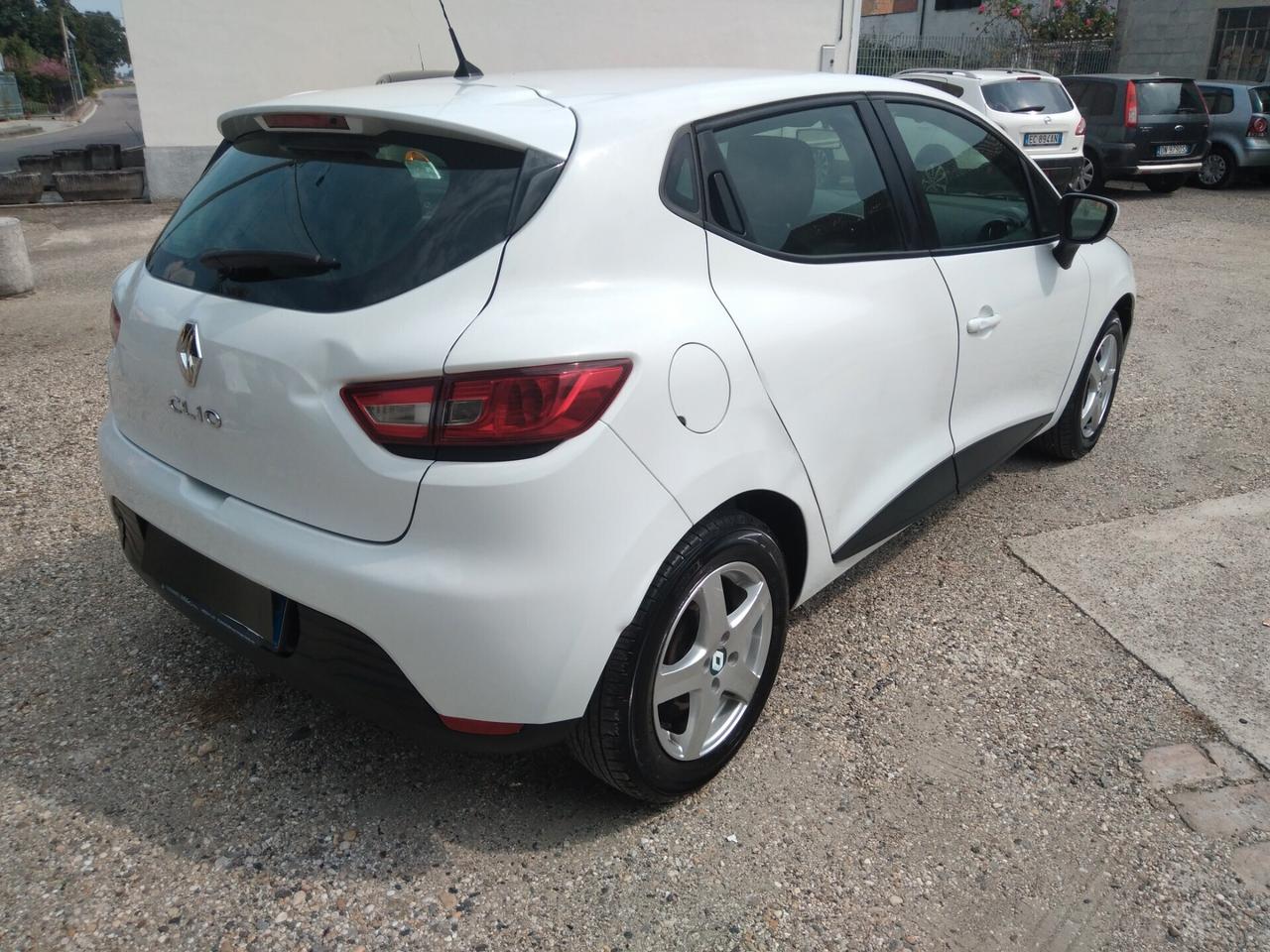 Renault Clio 1.2 75CV 5 porte Wave x neopatentati