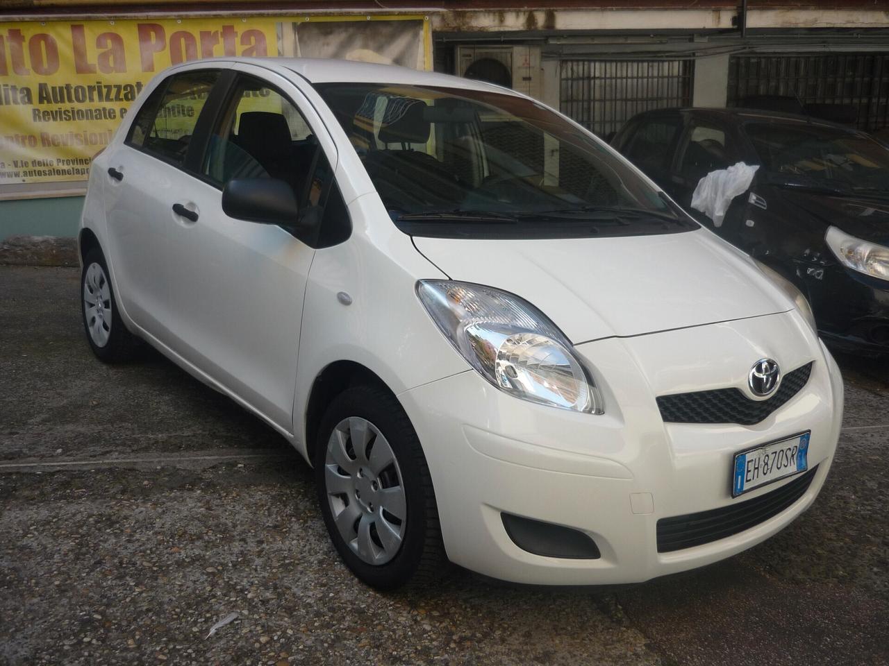 Toyota Yaris 1.0 5 porte Now