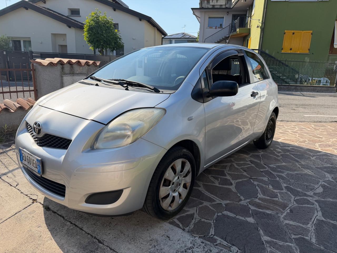 Toyota Yaris 1.0 3 porte