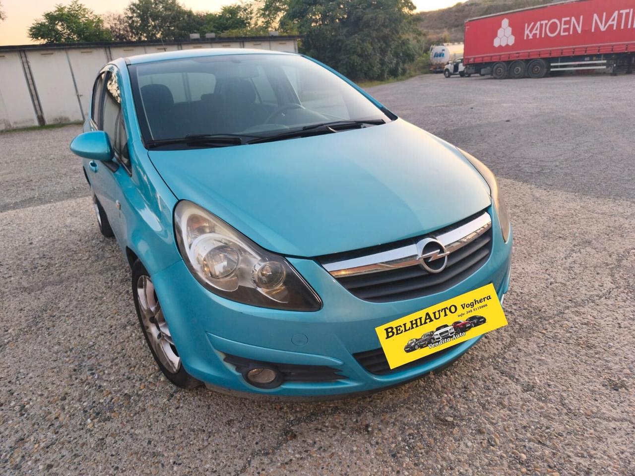 Opel Corsa 2011---1.2 Benzina Neopatentati