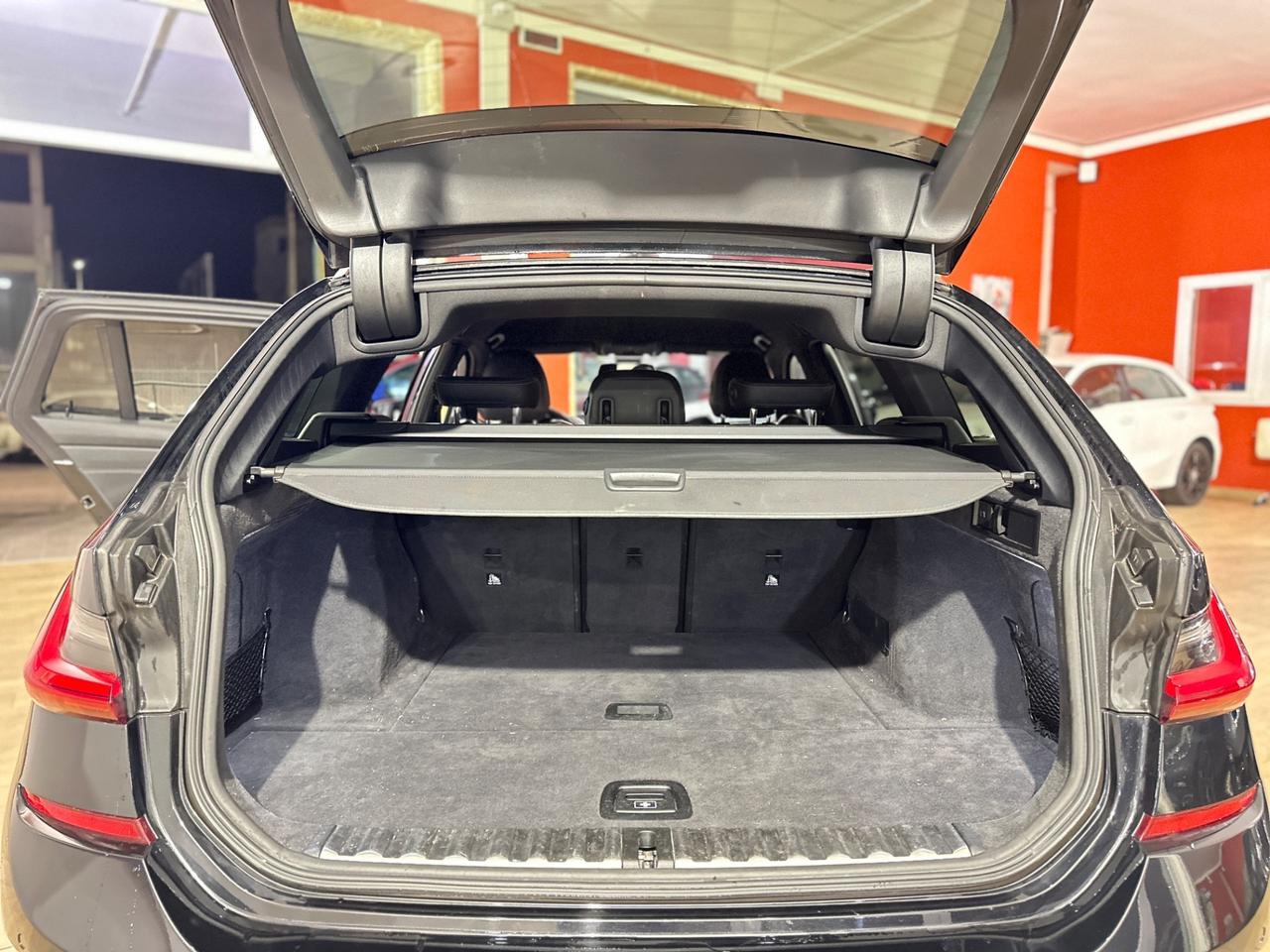 BMW 318d TOURING M SPORT-2020 18"/AMBIENT/PELLE