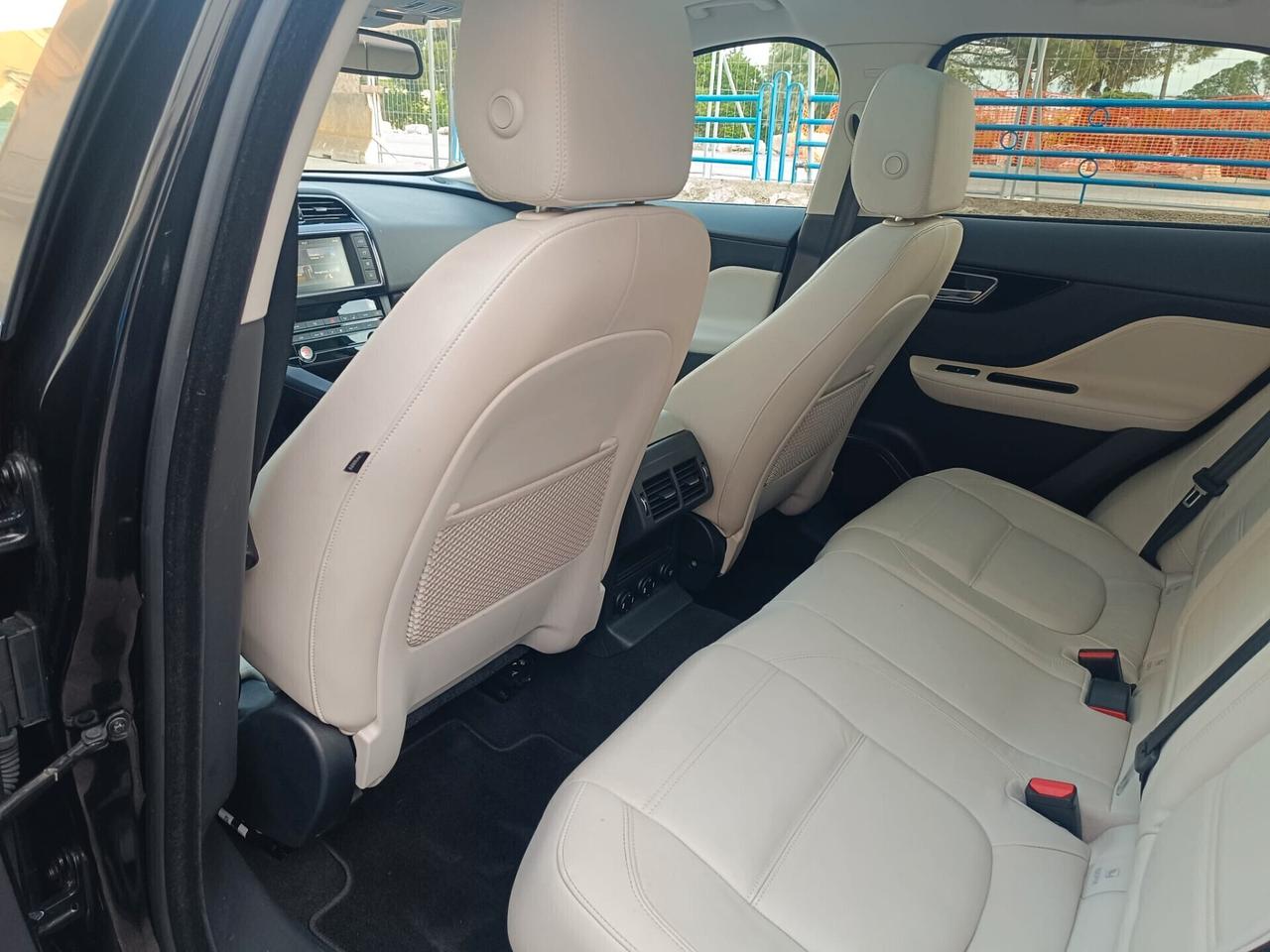 Jaguar F-Pace 2.0 D 180 CV AWD Prestige