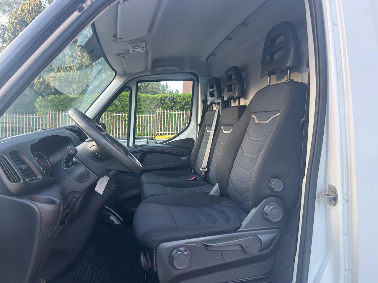 Iveco Daily 35S14V 2.3 Diesel 2021