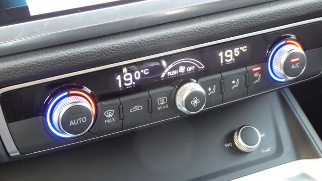 AUDI Q3 35 TFSI Business